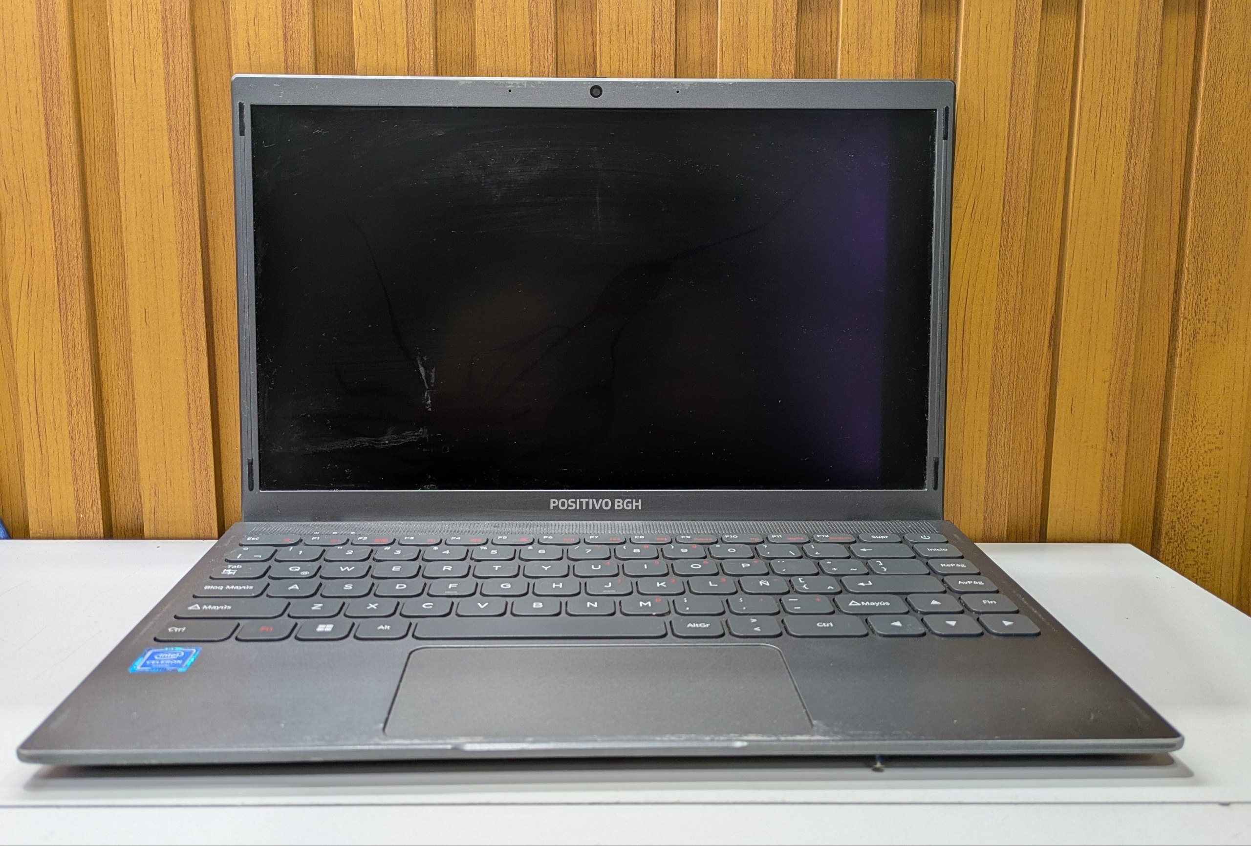 Notebook Positivo BHG (AT 500) HDD 500GB + 4GB DDR4 (DISPLAY DAÑADO)